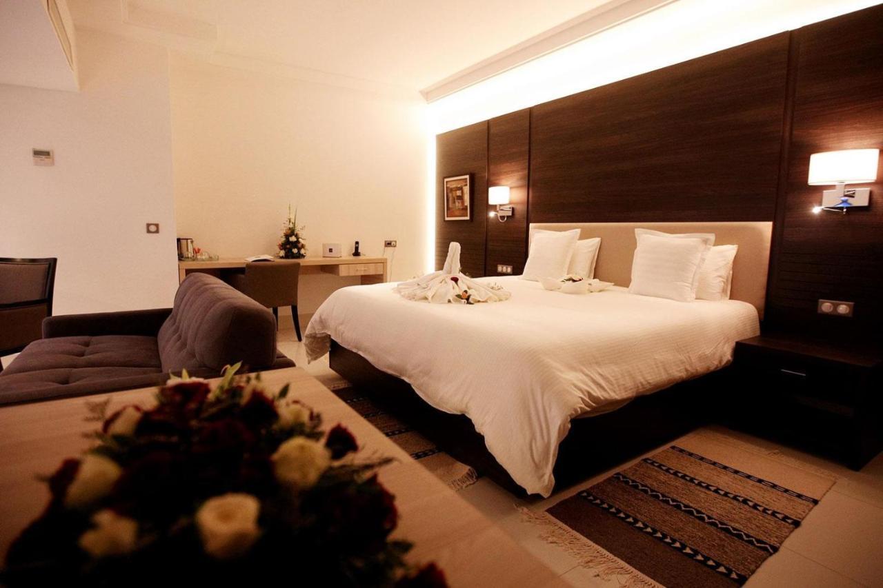 Radisson Hotel Sfax Esterno foto A bedroom at the hotel