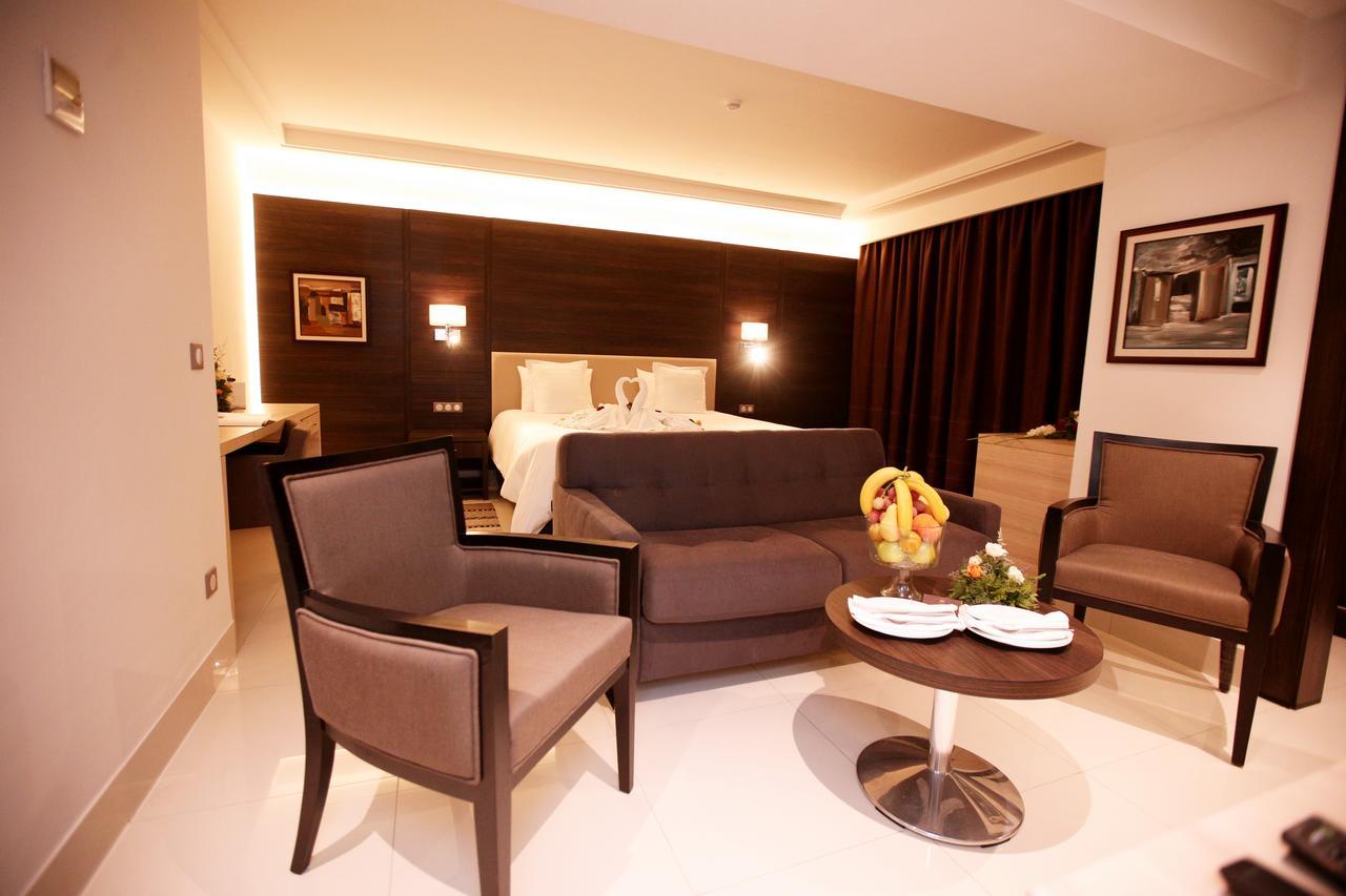 Radisson Hotel Sfax Esterno foto A suite at the hotel