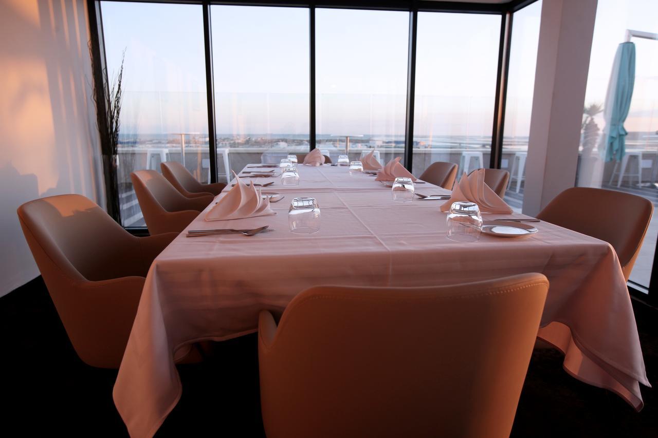 Radisson Hotel Sfax Esterno foto Restaurant
