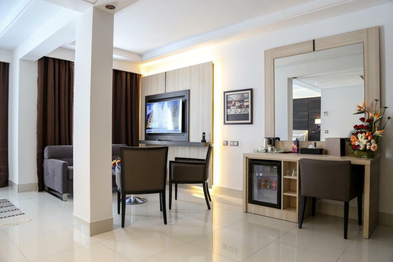 Radisson Hotel Sfax Esterno foto Suite room